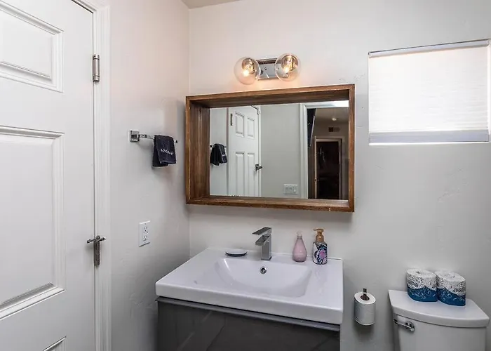 Pool Fire Pit Pets Ensuite Bathrooms *