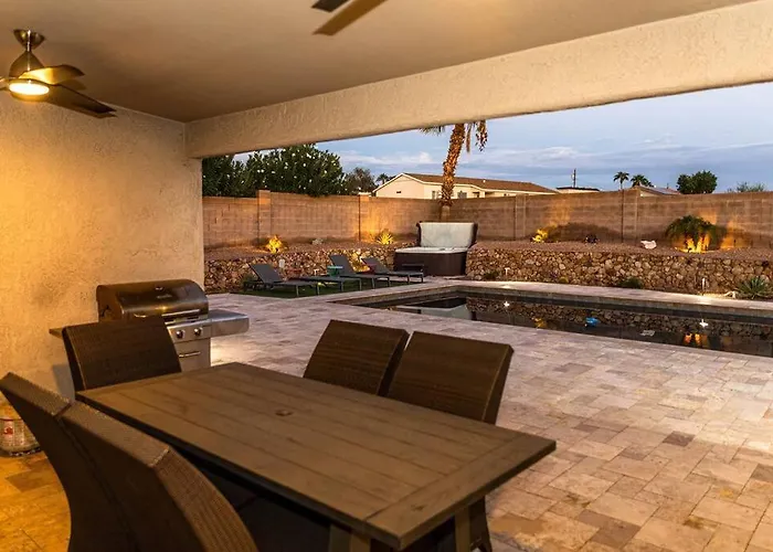 Pool Fire Pit Pets Ensuite Bathrooms *