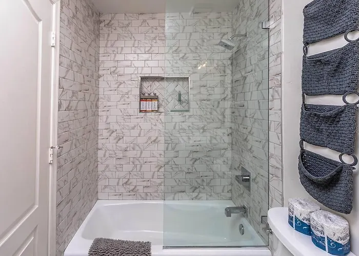 Pool Fire Pit Pets Ensuite Bathrooms Lake Havasu City