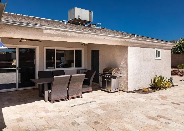 Pool Fire Pit Pets Ensuite Bathrooms * Lake Havasu City