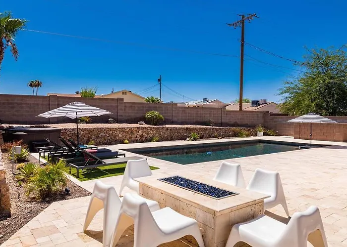 Pool Fire Pit Pets Ensuite Bathrooms Lake Havasu City