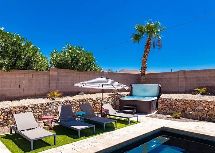 Pool Fire Pit Pets Ensuite Bathrooms * Lake Havasu City