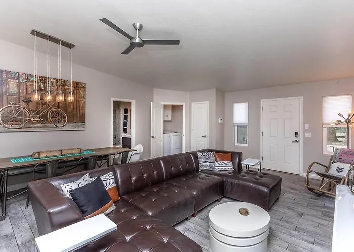 Pool Fire Pit Pets Ensuite Bathrooms
